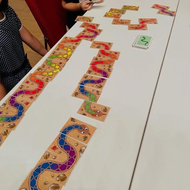 虹色のヘビ、レインボースネーク